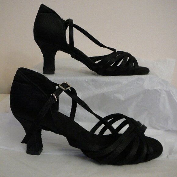 Ladies Black Soft Bottom Satin Strappy Open Toe 2.5" Heel Sandals-Size 7 - Picture 1 of 6